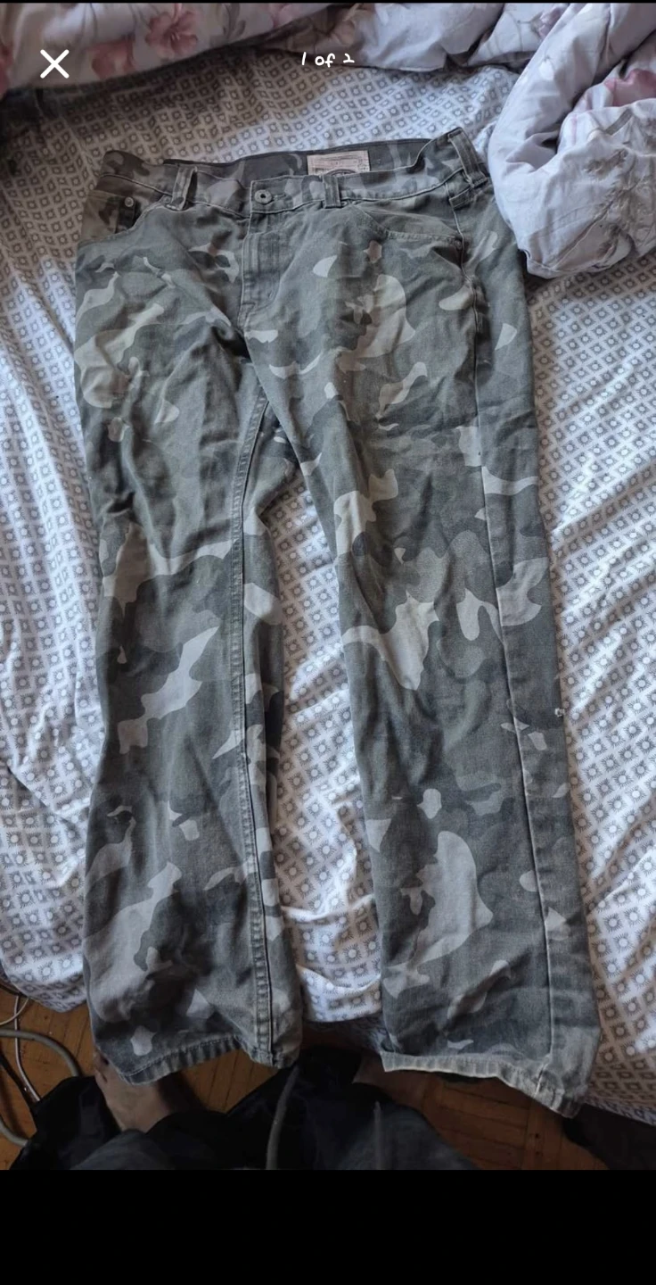 Camo pattern denim pants