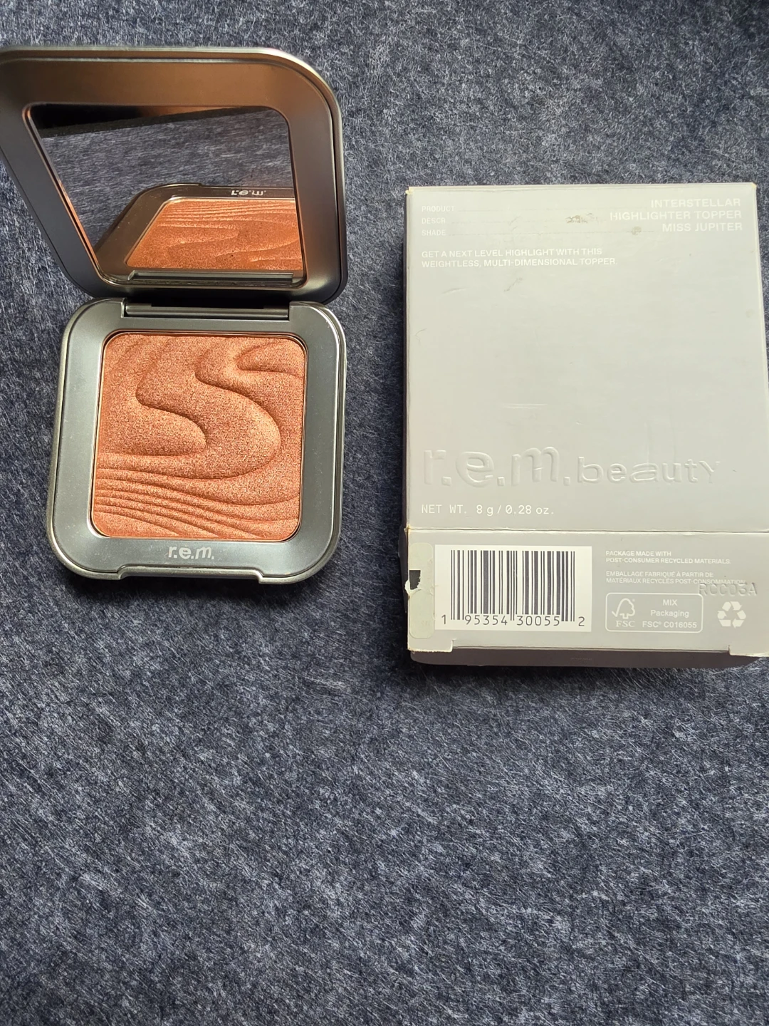r.e.m. beauty Interstellar Highlighter Topper - Miss Jupiter 🏈