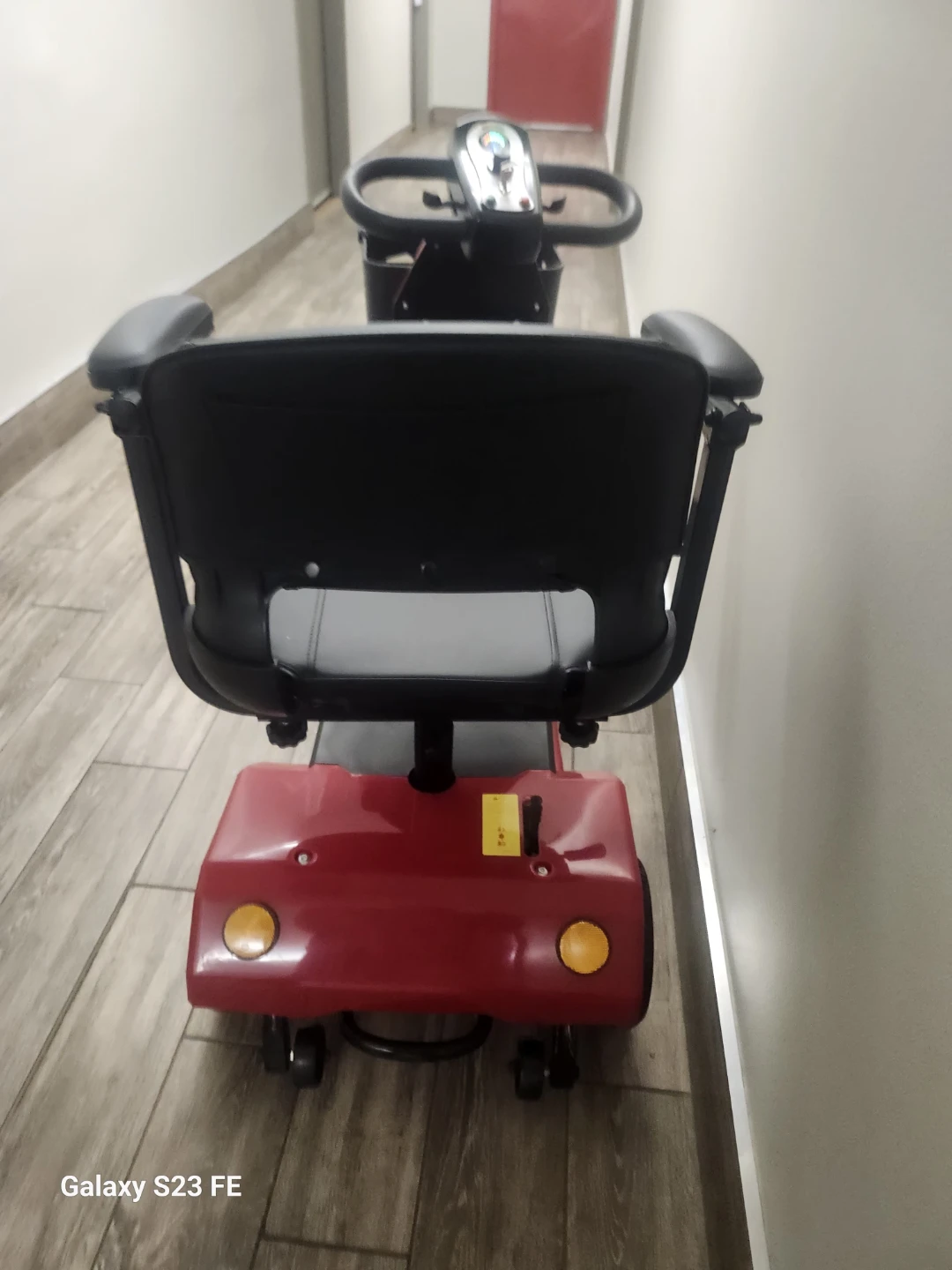 Red Scooter - photo 5