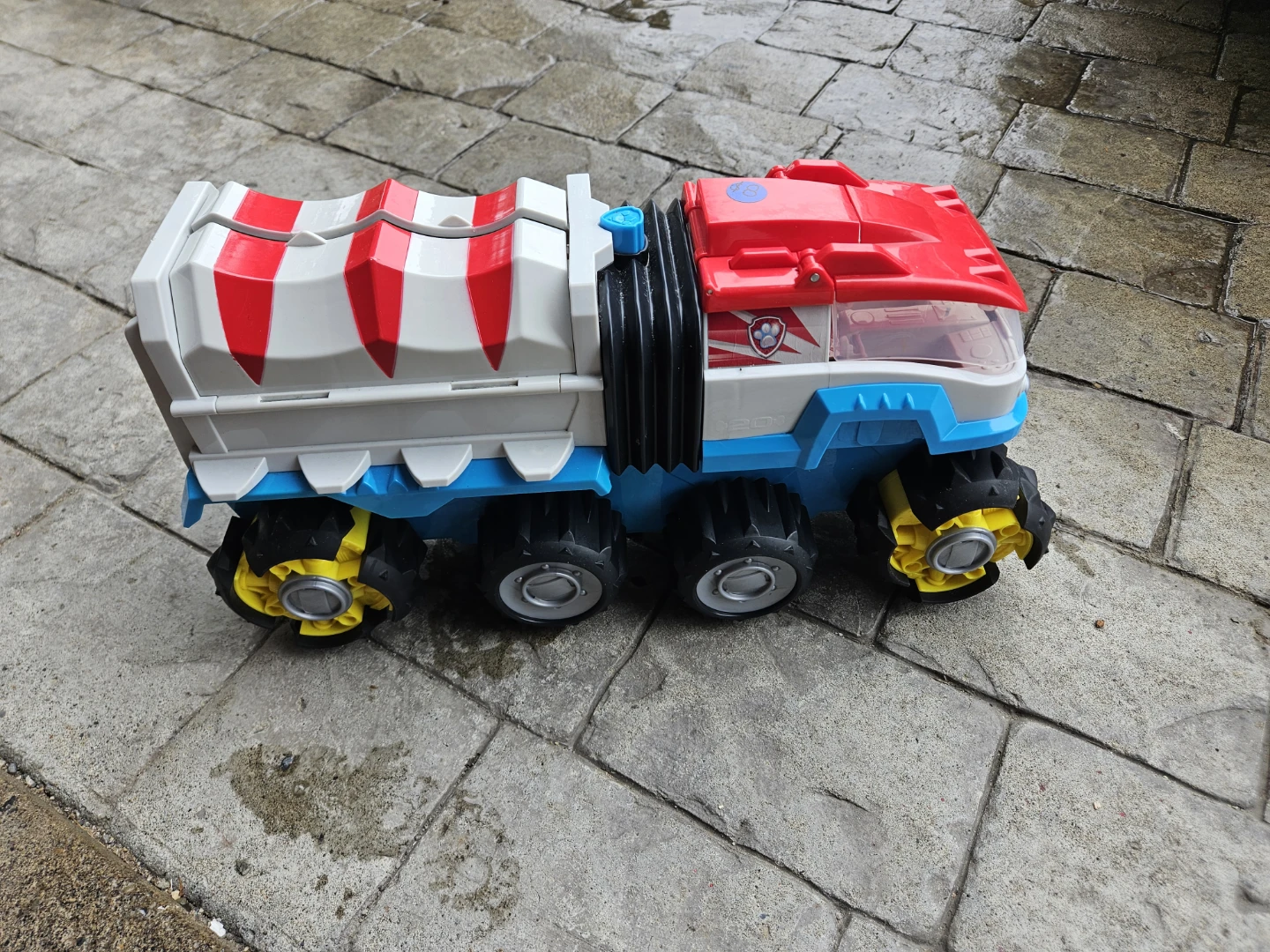 Paw Patrol Chase Transforming Toy Truck