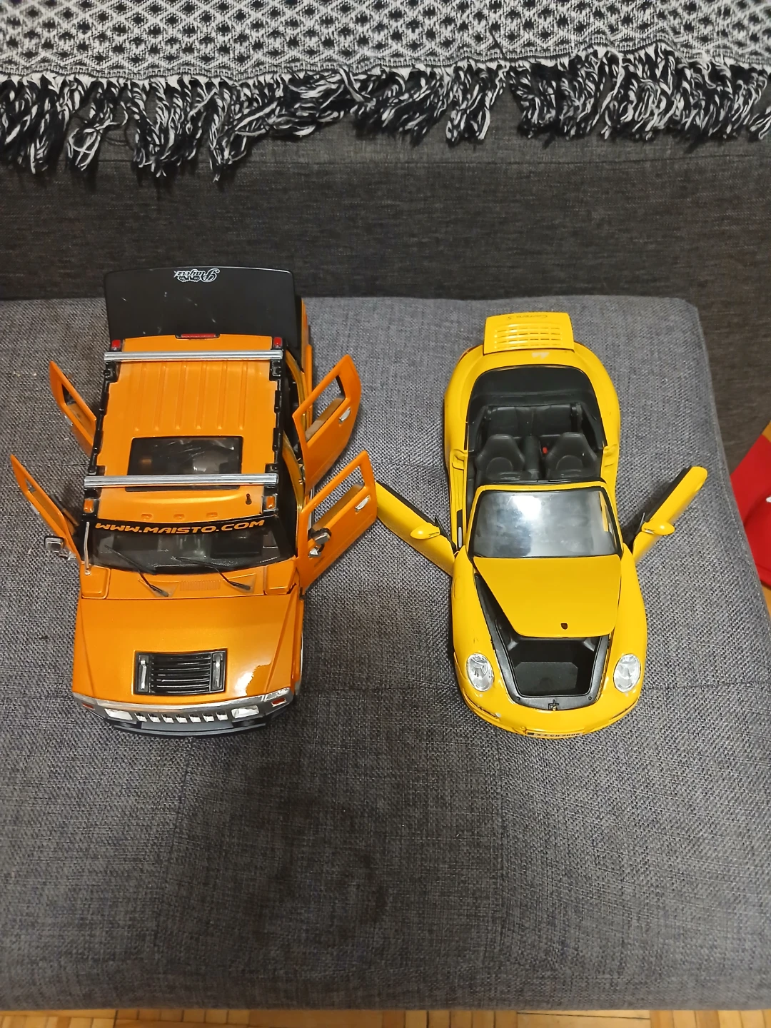 Maisto Diecast Hummer and Porsche Model Cars - photo 2