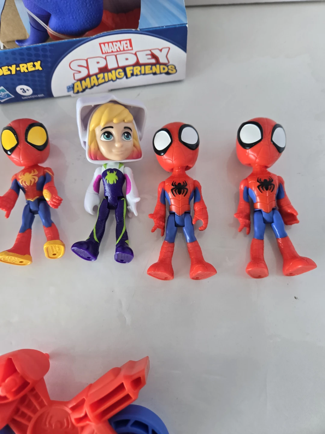 Spidey and friends toy playset - photo 5