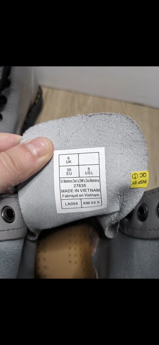 Dr. Martens Patent Boots Size 8 US and Size 7 US - photo 4