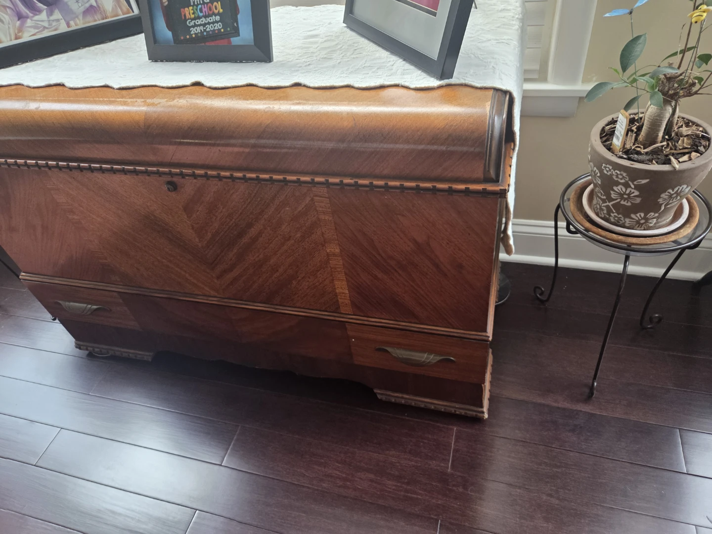 “Vintage Lane Cedar Chest – 1930s Art Deco Waterfall” - photo 2