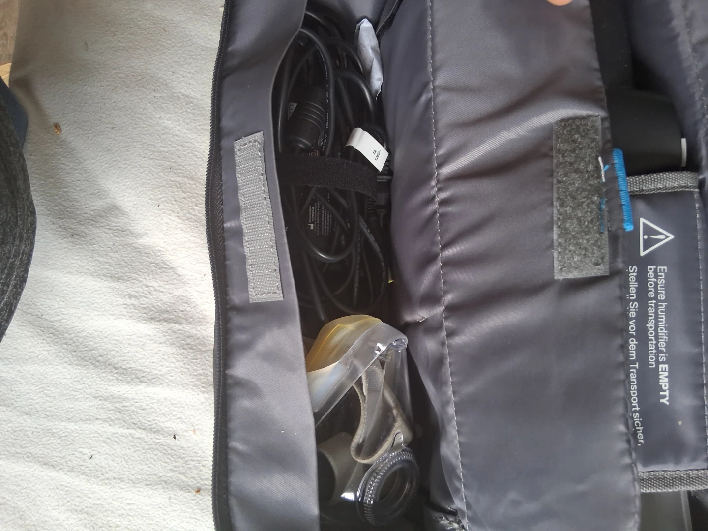 ResMed CPAP travel bag with accessories - photo 3