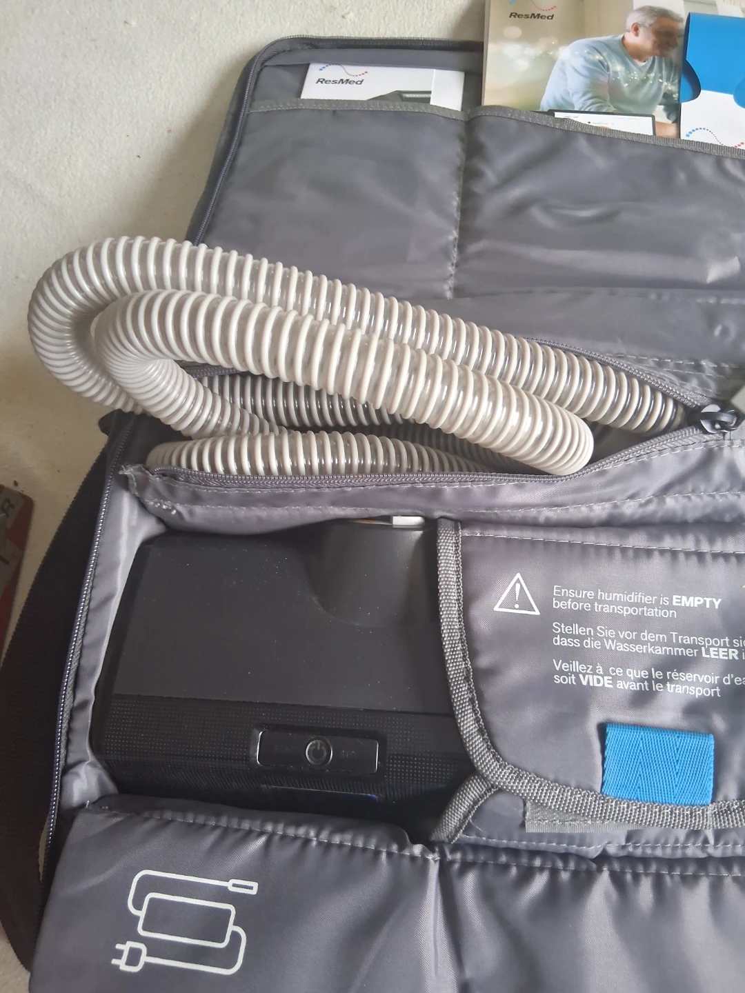 ResMed CPAP travel bag with accessories - photo 4
