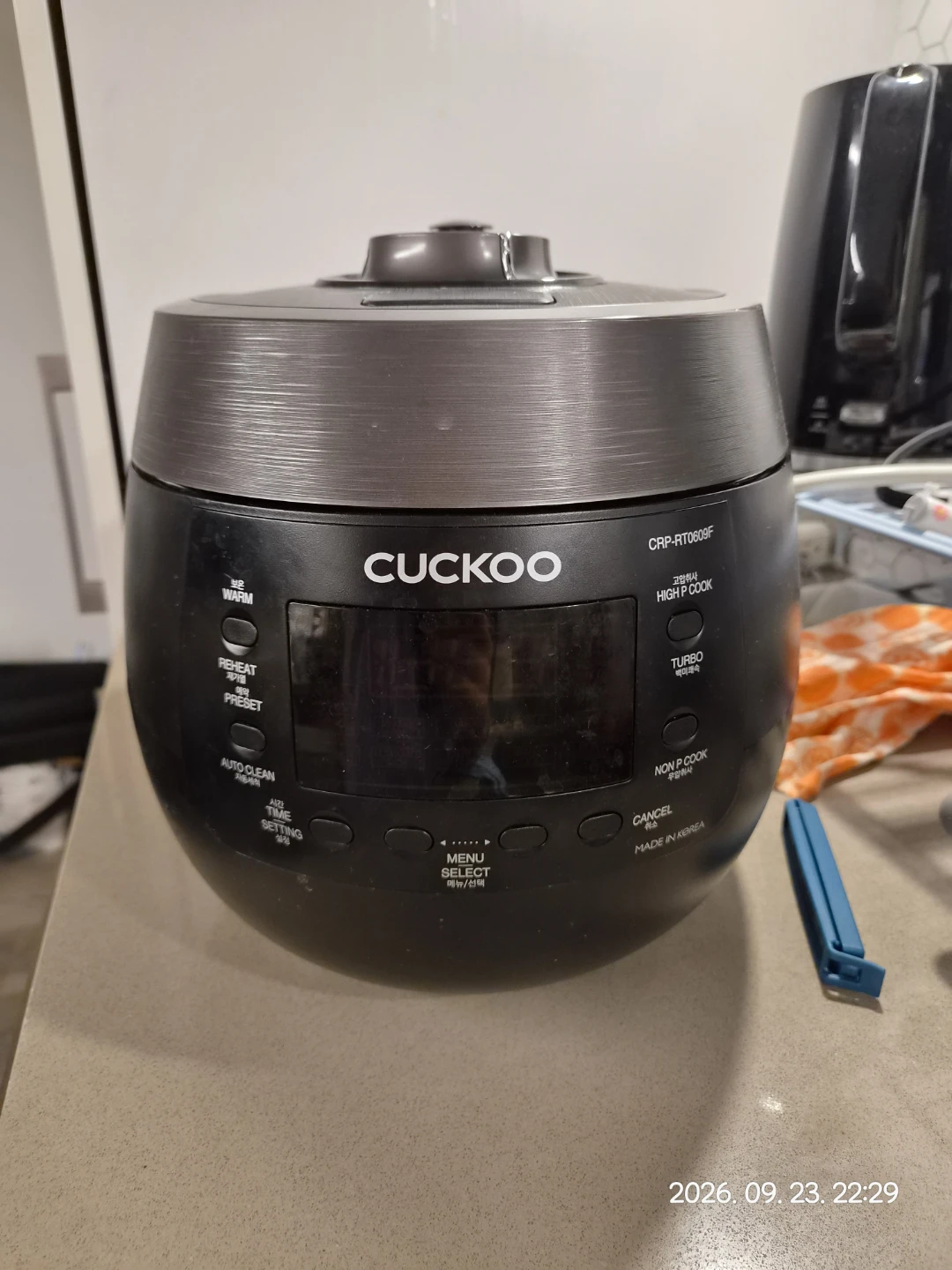 Cuckoo CRP-RT0609F Electric Pressure Rice Cooker - photo 3