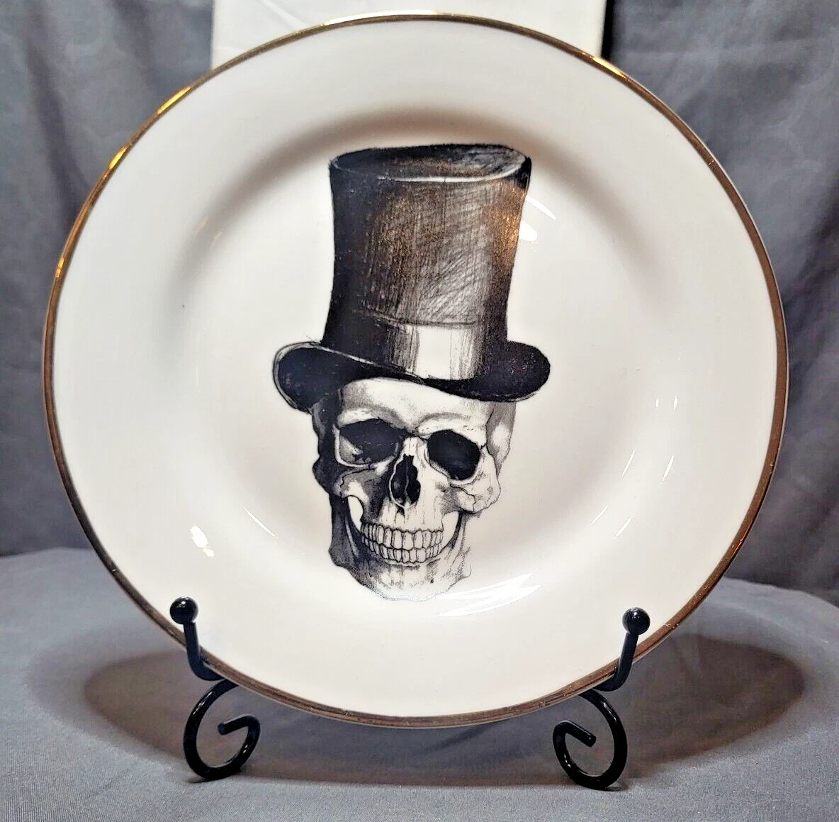 Ciroa Wicked Gold-Rimmed Skull Plates (4 x 8.5" Plates -) - photo 4
