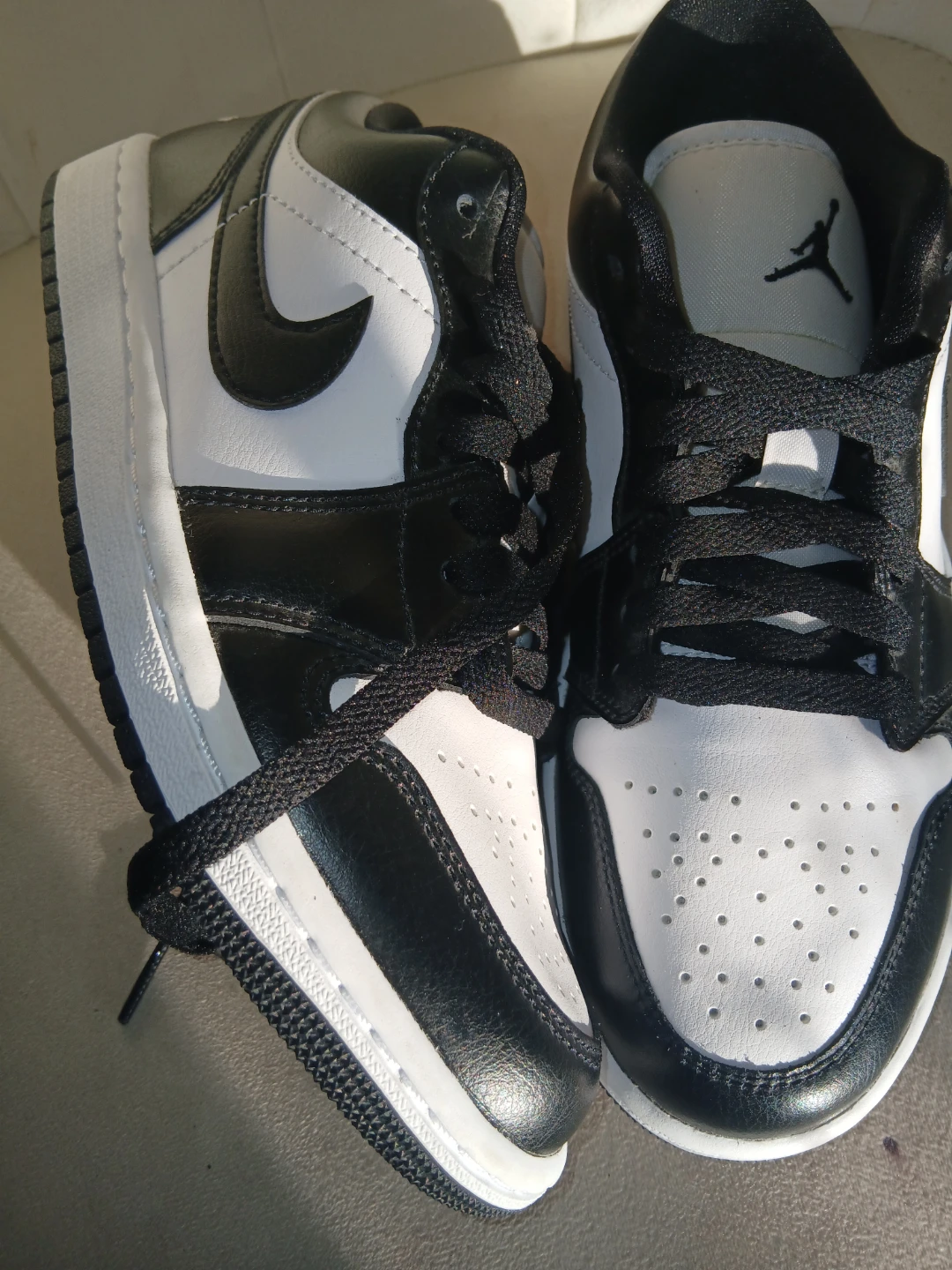 Air Jordan 1 Low Black and White Size 7