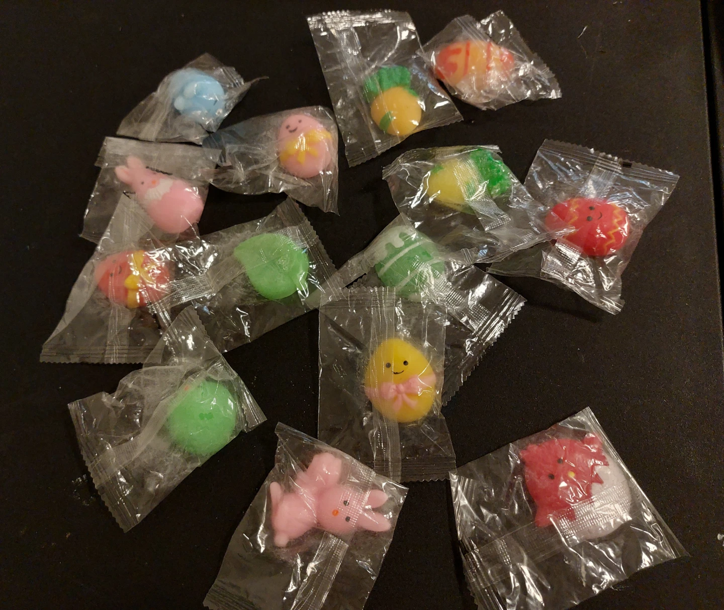 40 pcs Halloween Mini Pop Toy + 14 pcs Squishes - photo 4