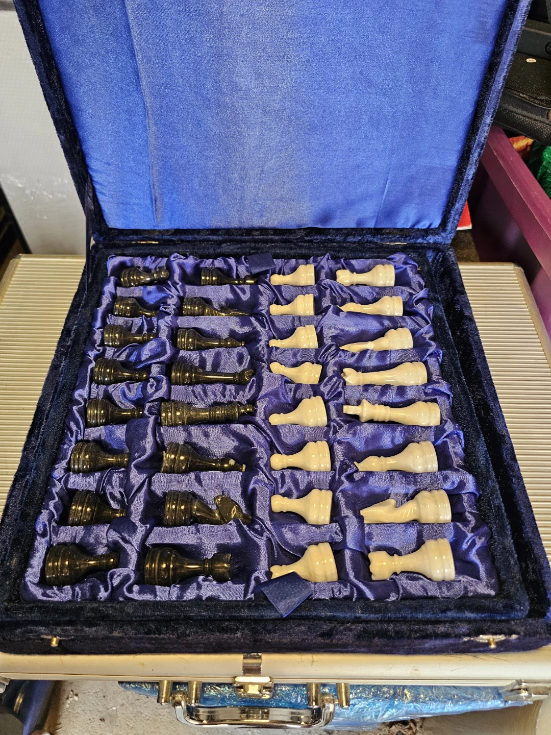 Marble Chess Set with Velvet Case - photo 3