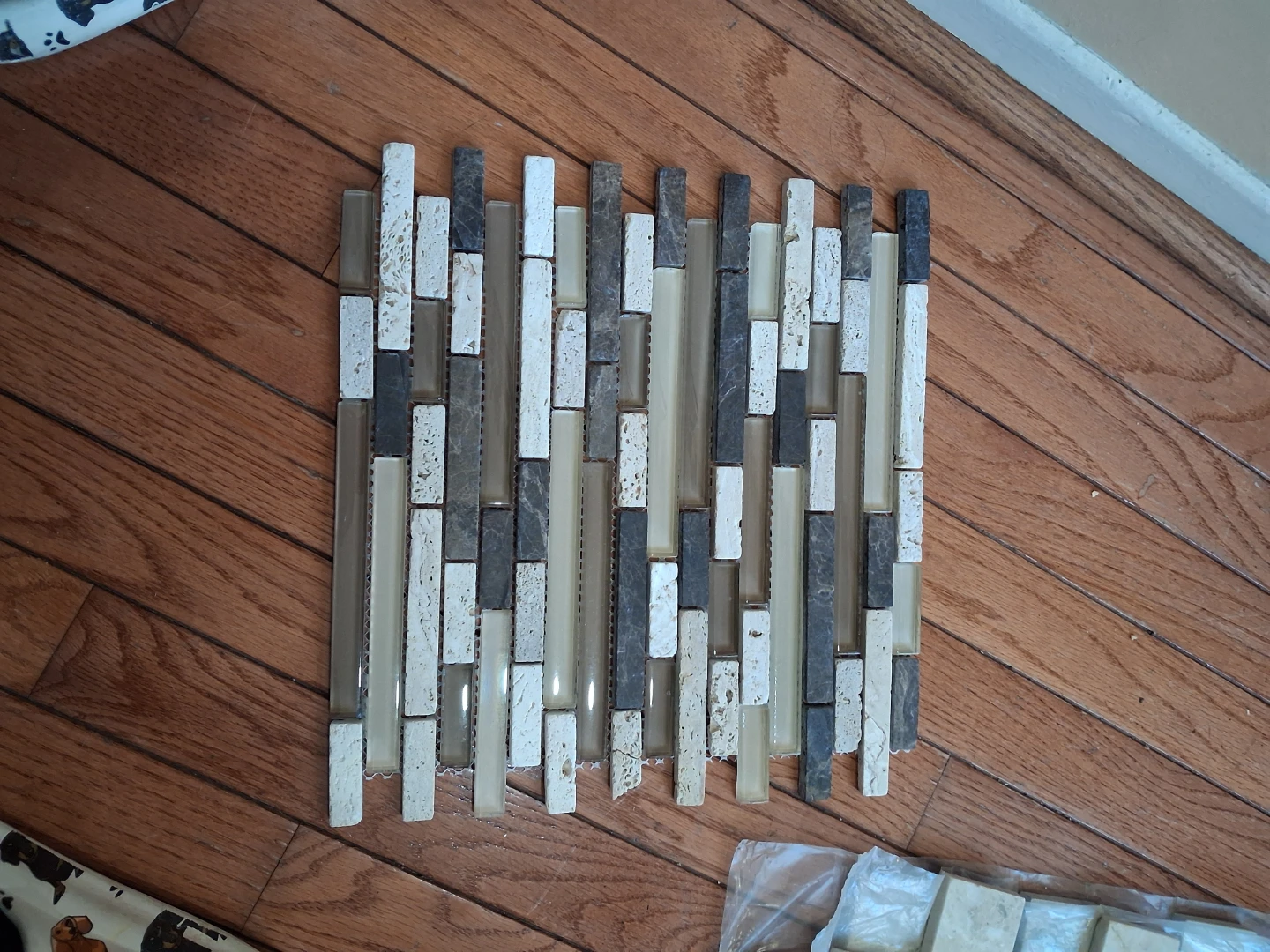 Ceramic Toilet Paper Holder and Decorative Tiles - photo 3