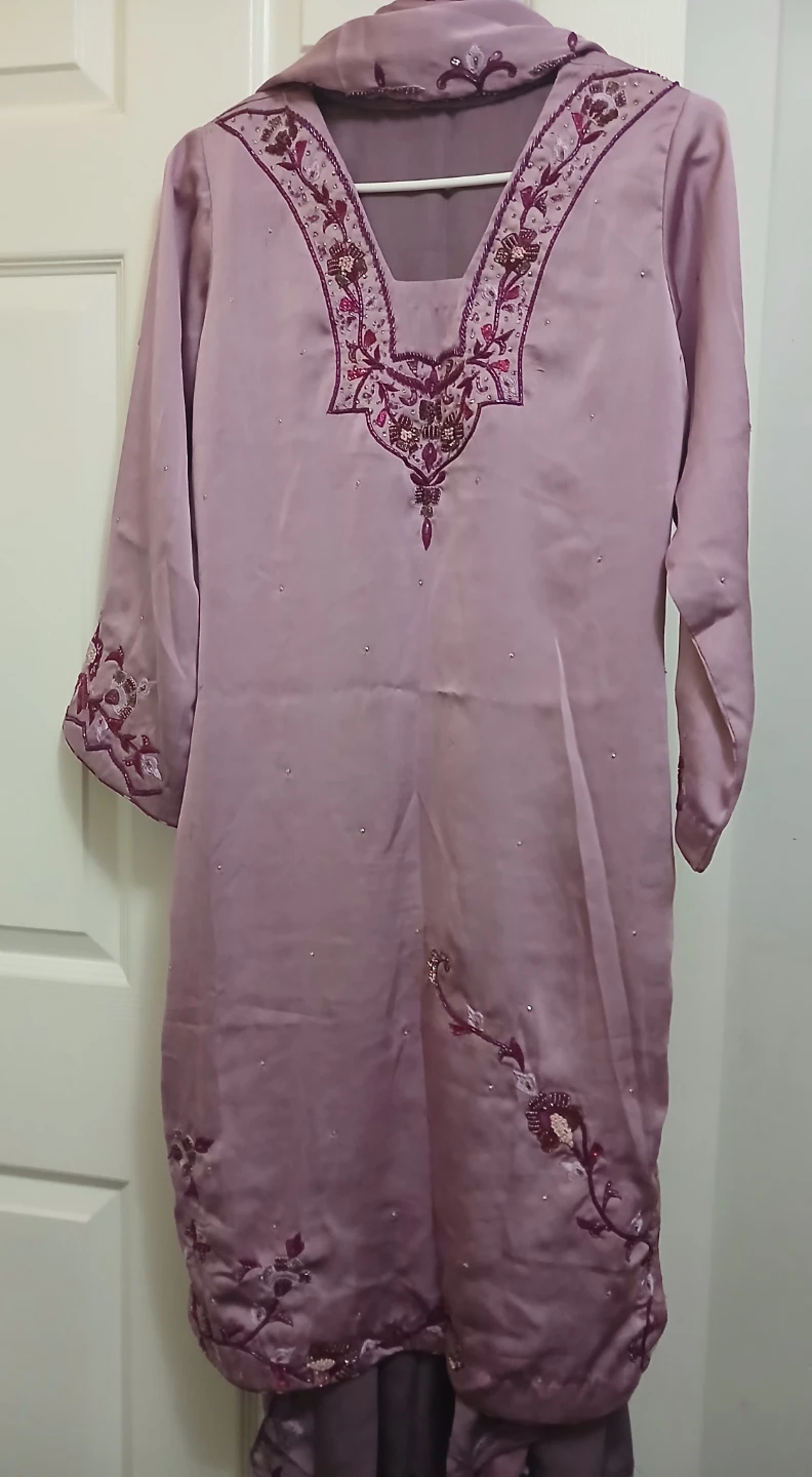 Indian/Pakistani Light Purple hand embroided silk Suit
