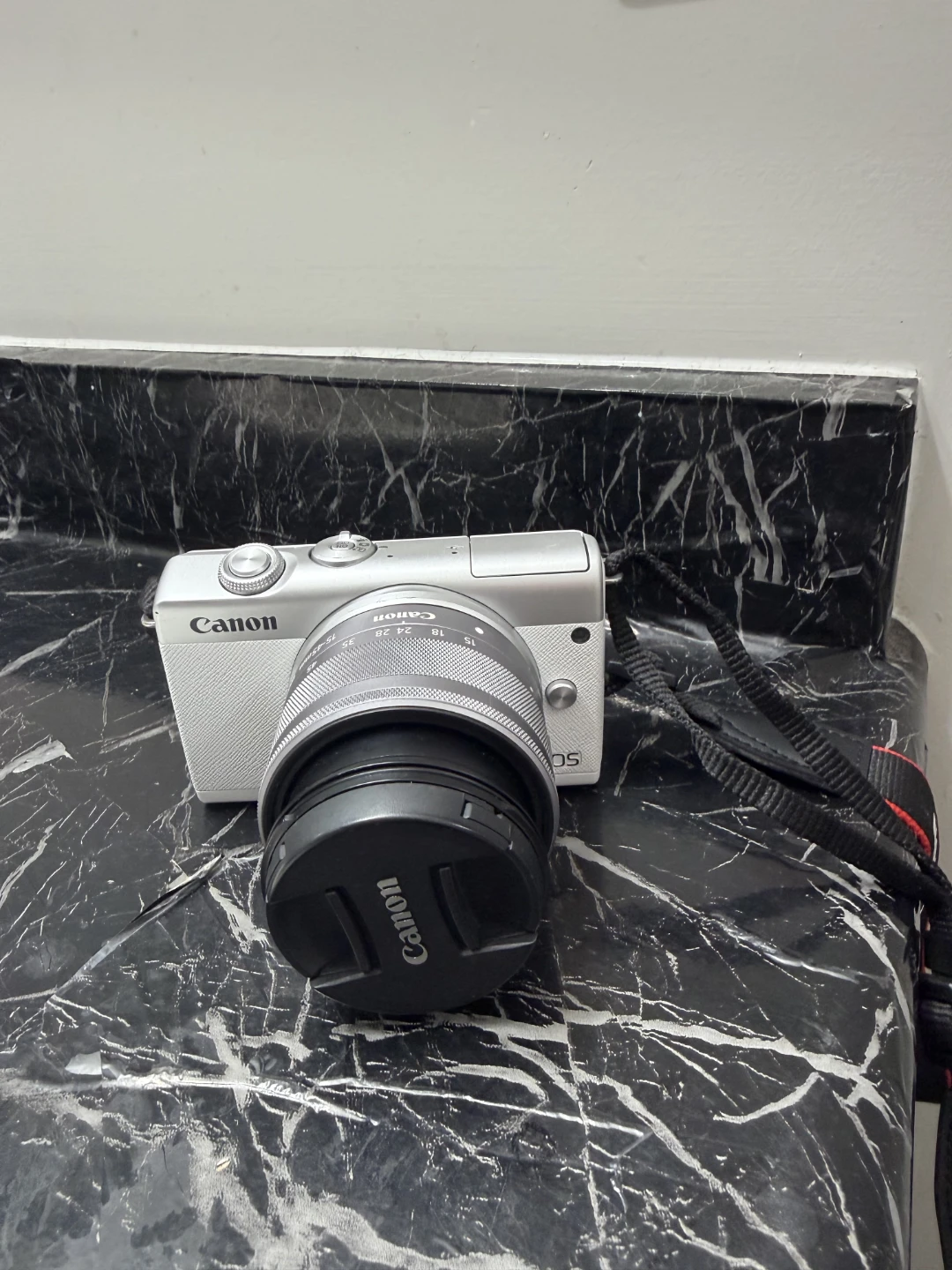 Canon EOS Mirrorless Camera with 15-45mm Lens - photo 3