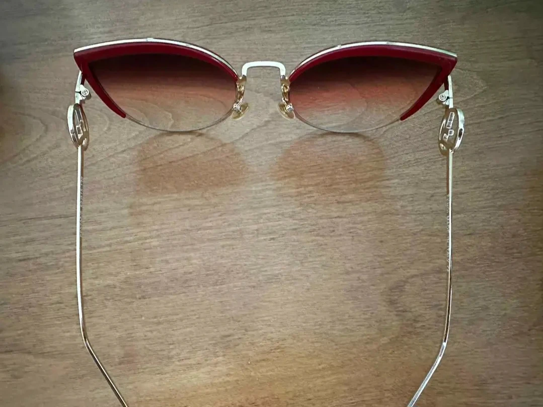 Fendi Cat-Eye Sunglasses Red and Gold - photo 3