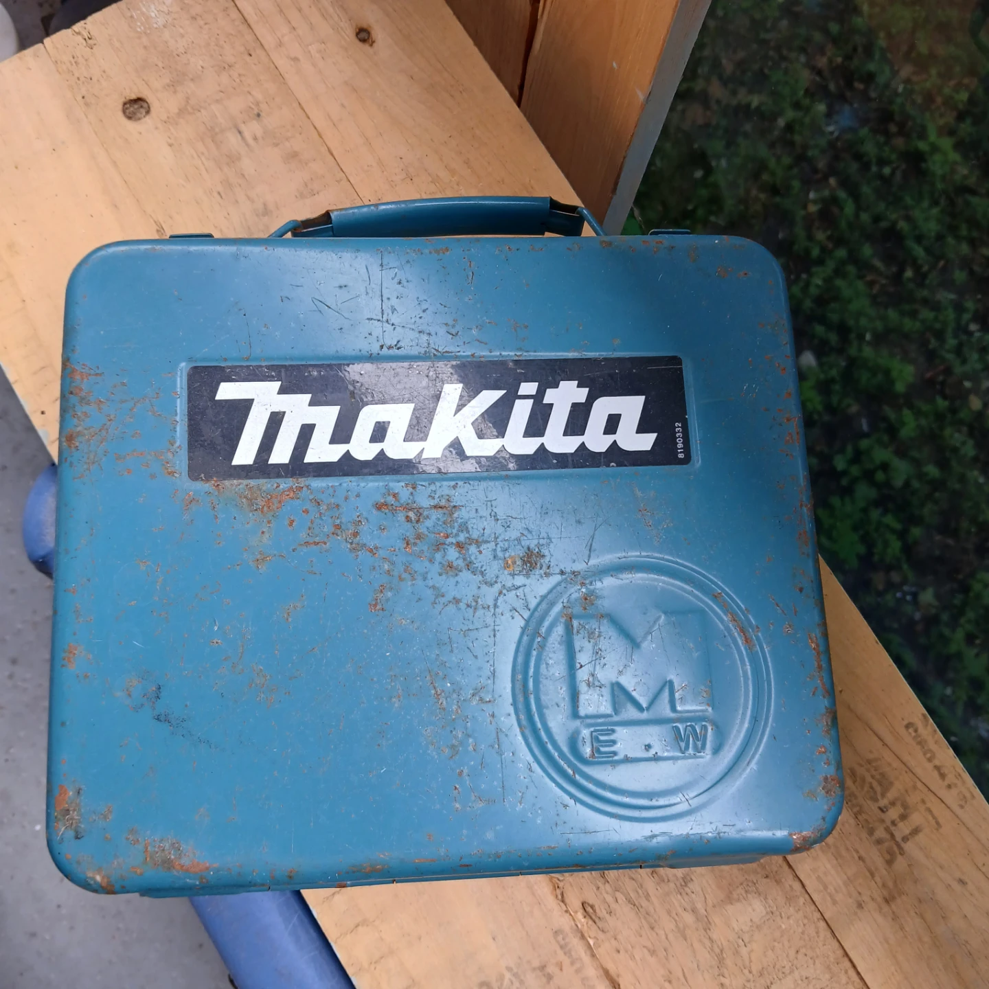 Vintage Makita 10mm Cordless Drill 6010D with Charger and Case