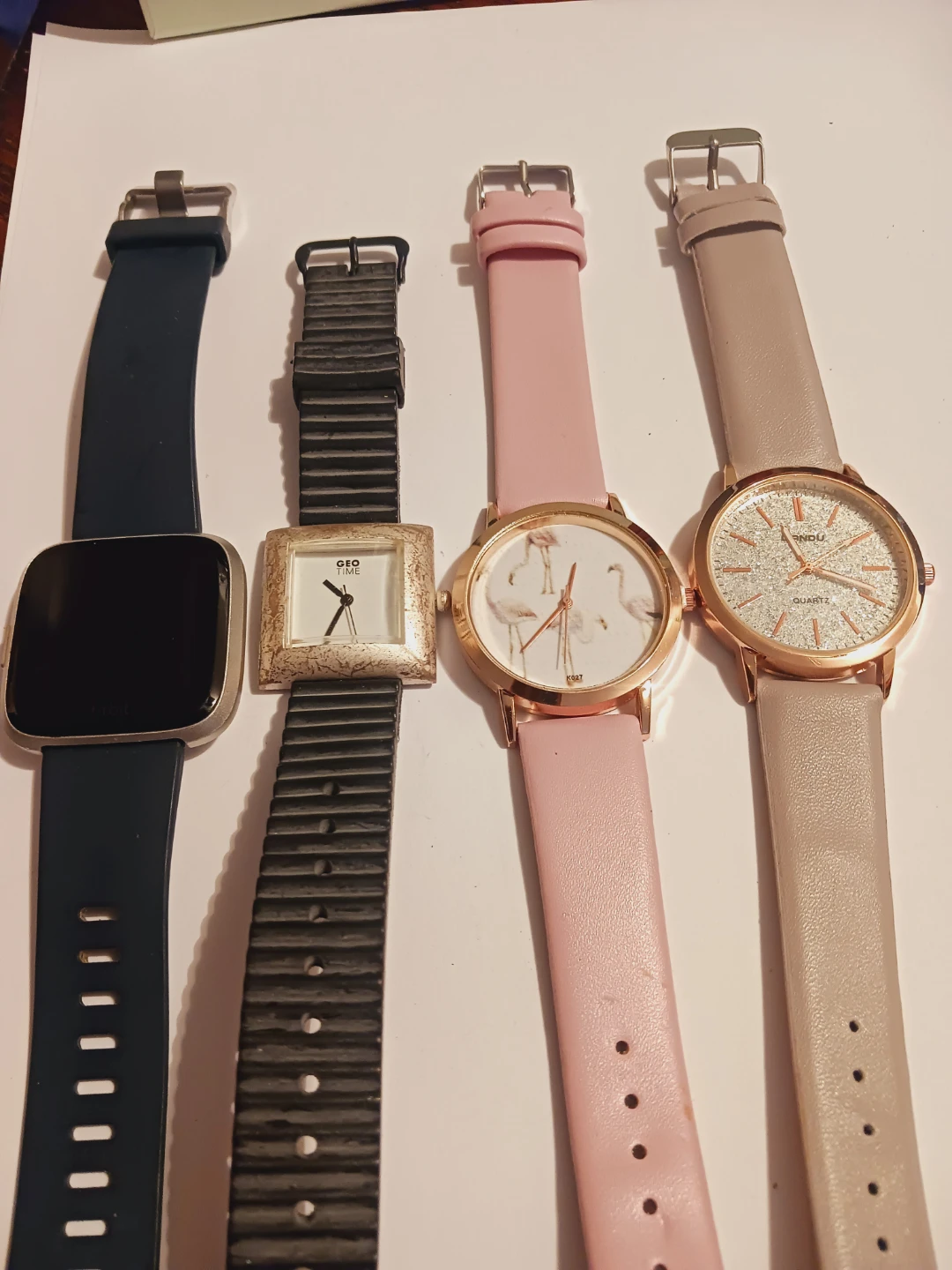 GIVE ME YOUR OFFER! Lot of 4 Assorted Wristwatches. As is. - photo 2