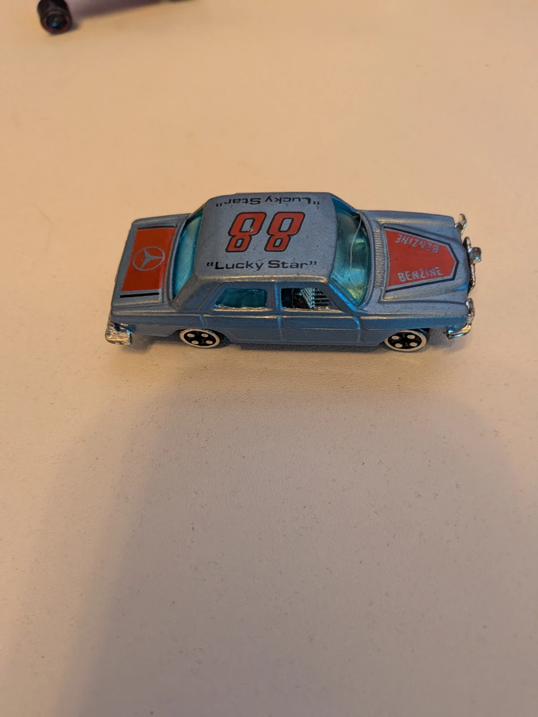 Summer Lucky Star diecast toy car - photo 3