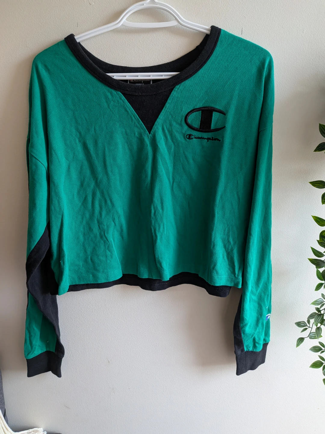 🏈 Champion women's crop sweatshirt in excellent condition - photo 2