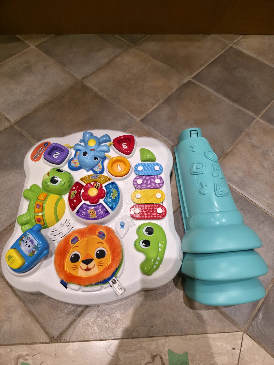 VTech Touch and Explore Activity Table