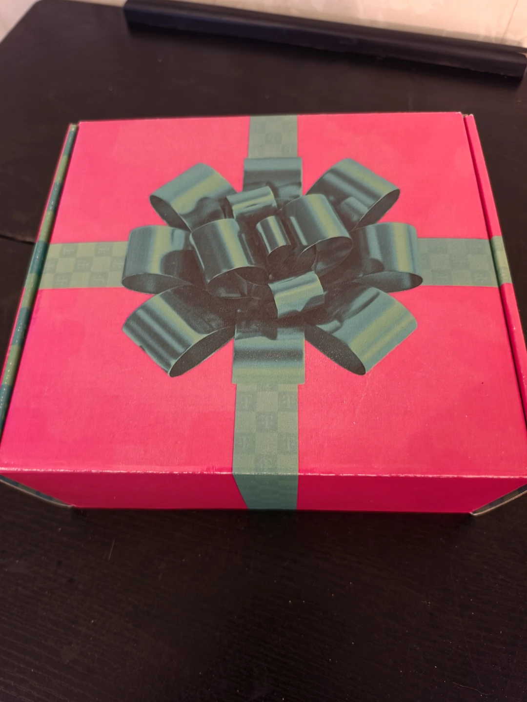 T-Mobile Holiday Bluetooth Speaker Gift Set – Mint - photo 4