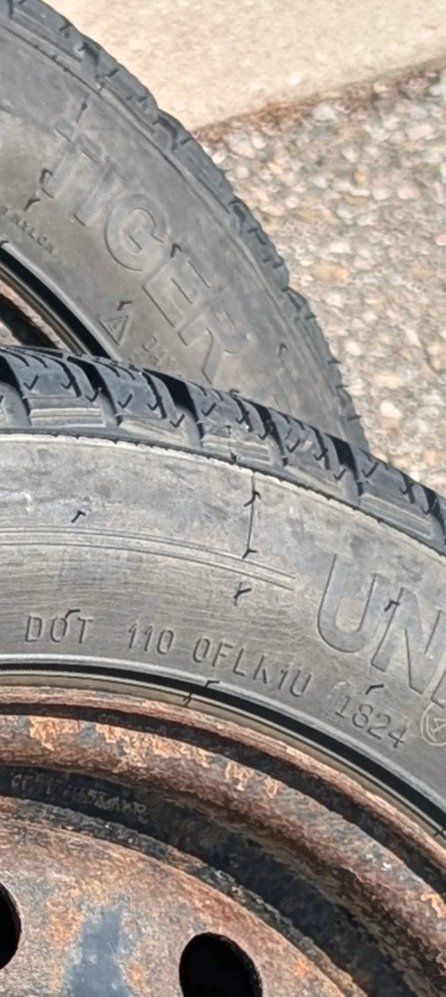 Set of 4 Uniroyal Tiger Paw Ice & Snow 3 Tires