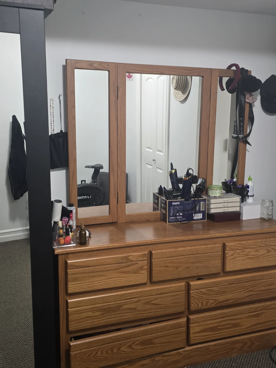 Oak wood dresser with trifold mirror