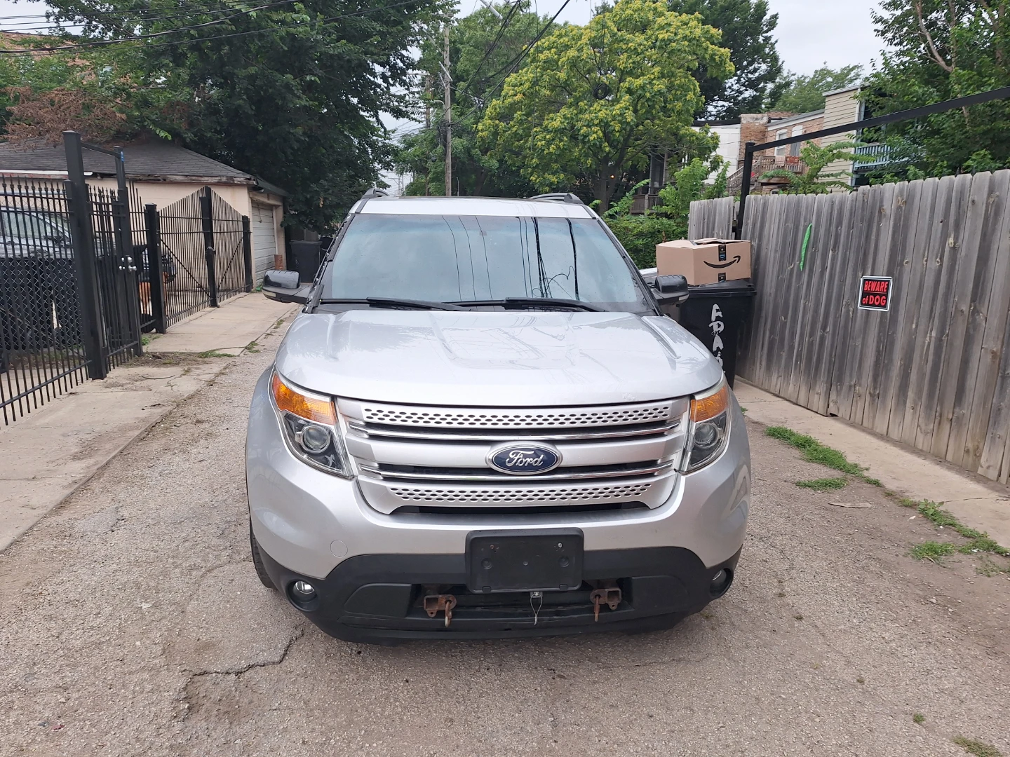 Silver Ford Explorer XLT