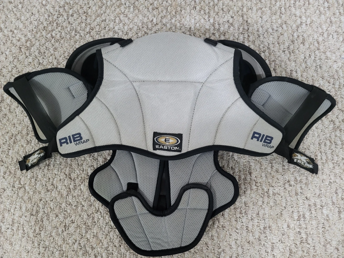 Easton SP X-treme Junior Large Shoulder Pad. - photo 2
