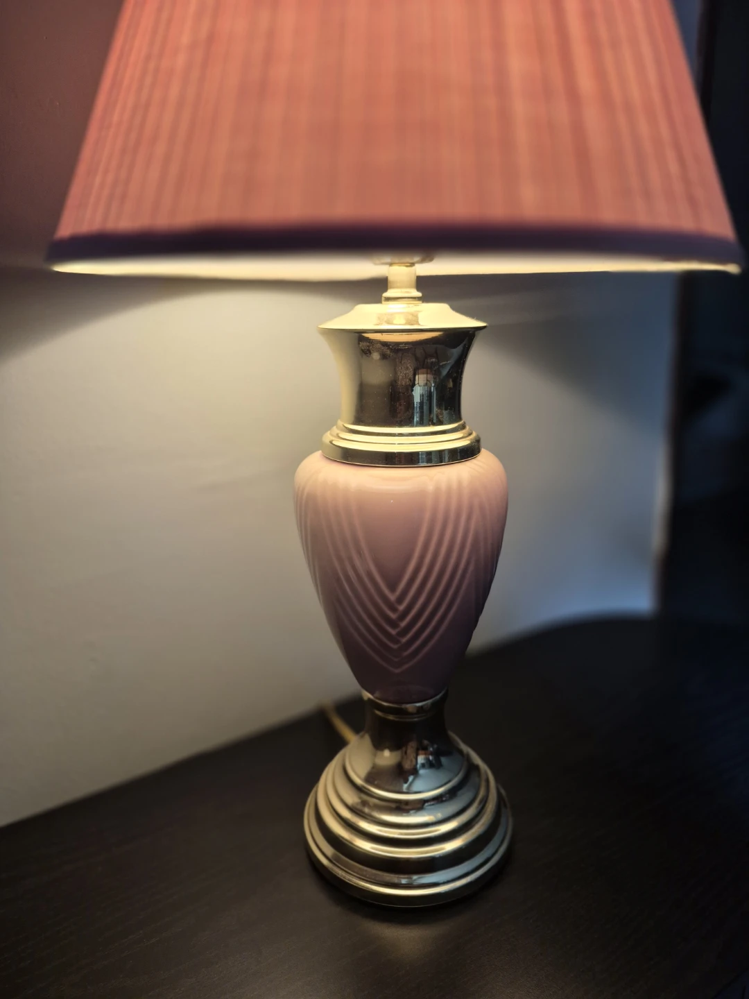 Vintage Mauve Pink Lamp With Gold Accents - photo 5