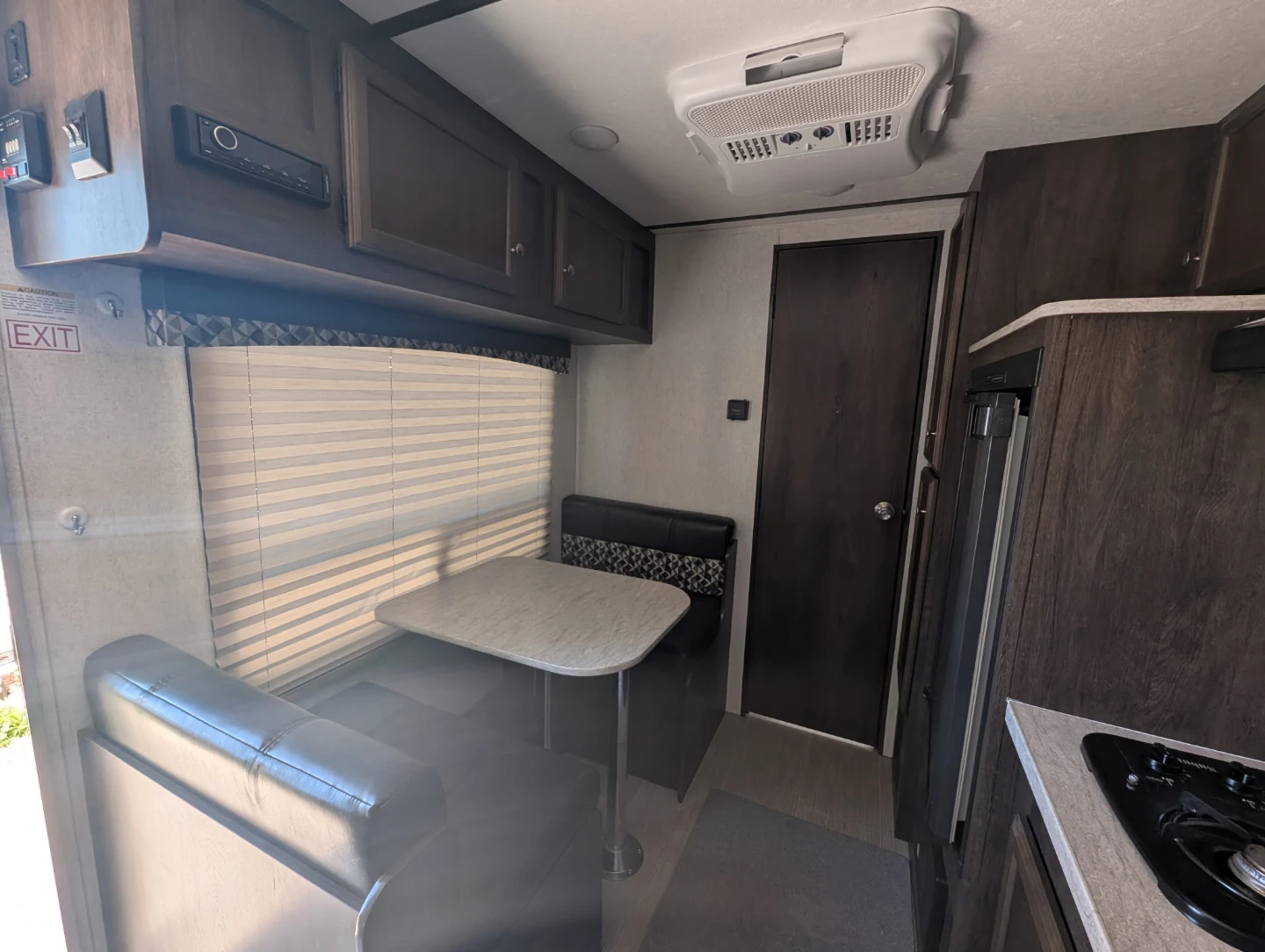 StarCraft launch travel trailer - photo 2