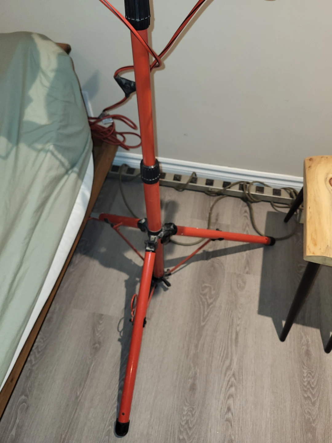Husky Twin Head Halogen Work Light with Tripod Stand - photo 4