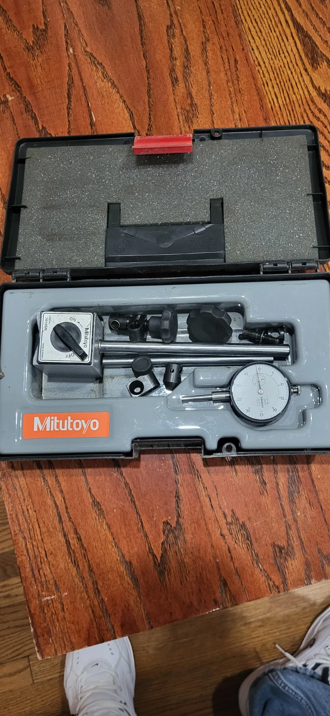Mitutoyo 7010SN Magnetic Stand and Dial Indicator