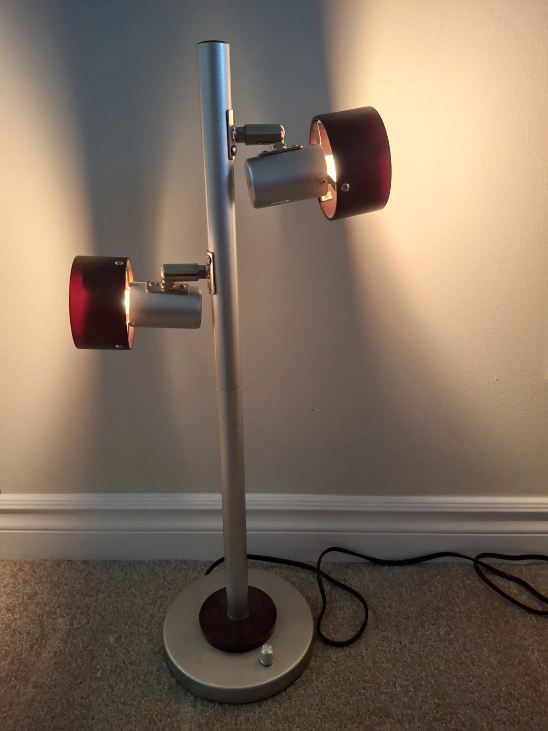 Modern Duel-Head Table Lamp