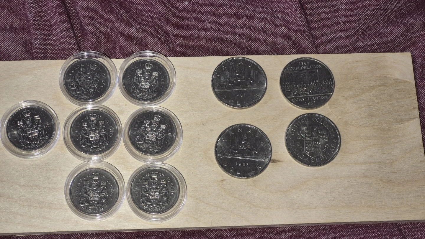 50 cents and Dollars Voyageurs