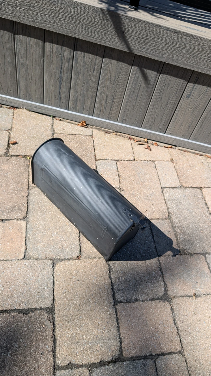 Southern Gemini Black Mailbox - photo 2
