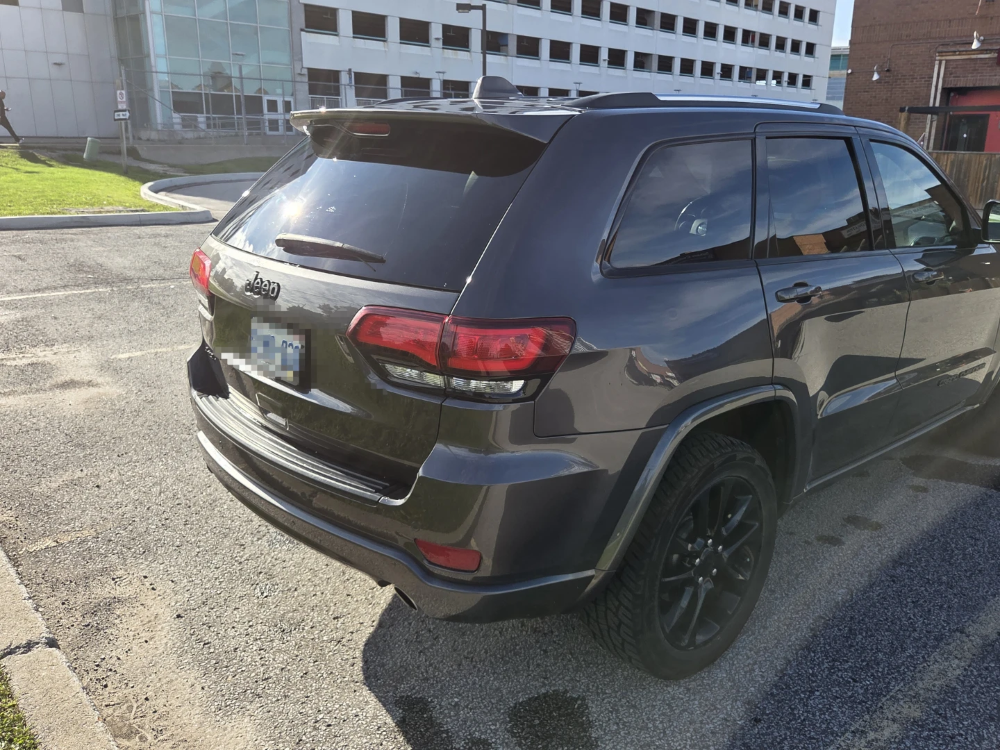 2020 Jeep Grand Cherokee Altitude - photo 3