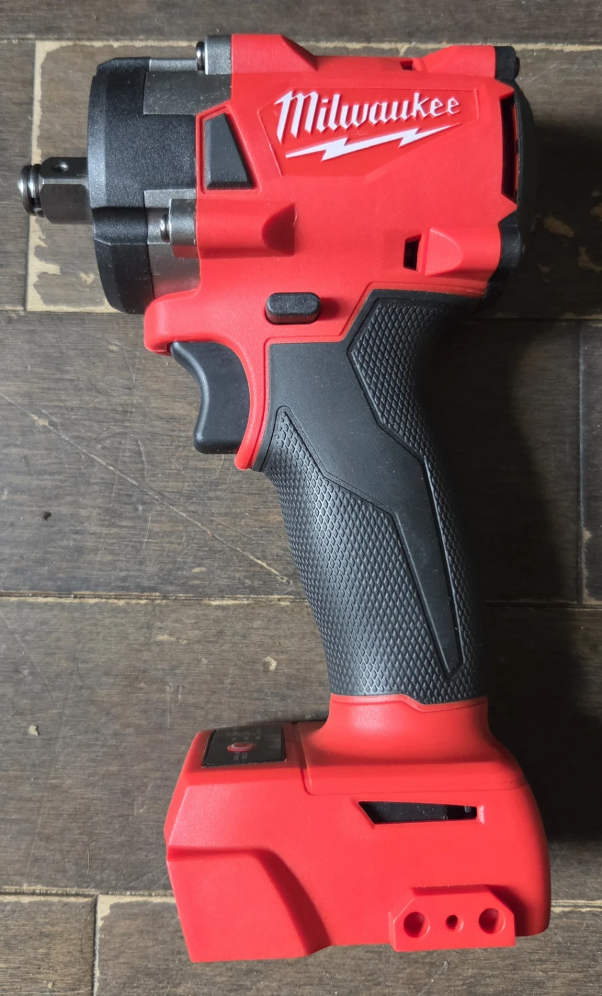 Imitation Milwaukee cordless impact gun - photo 2
