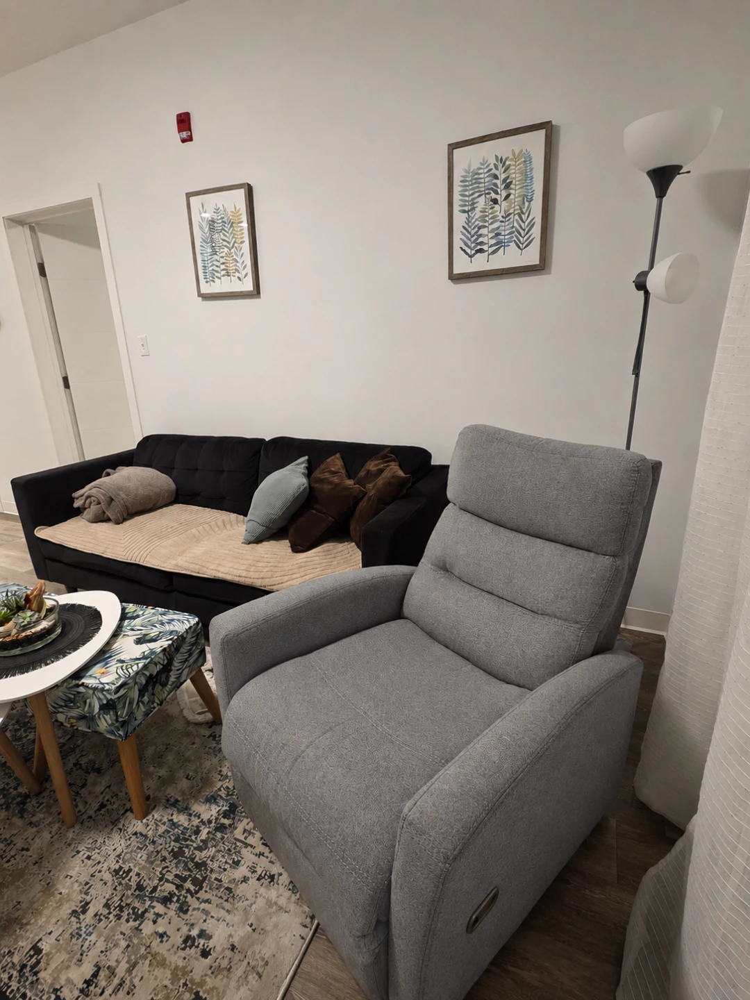 Recliner & 3-4 seater sofas