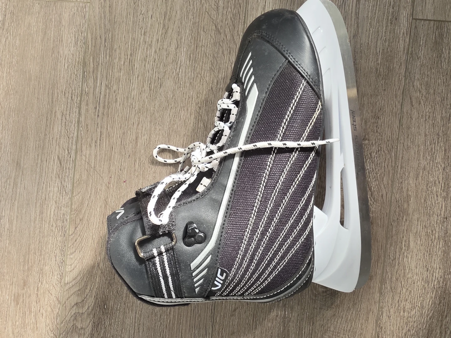 VIC Ice Skates - photo 2