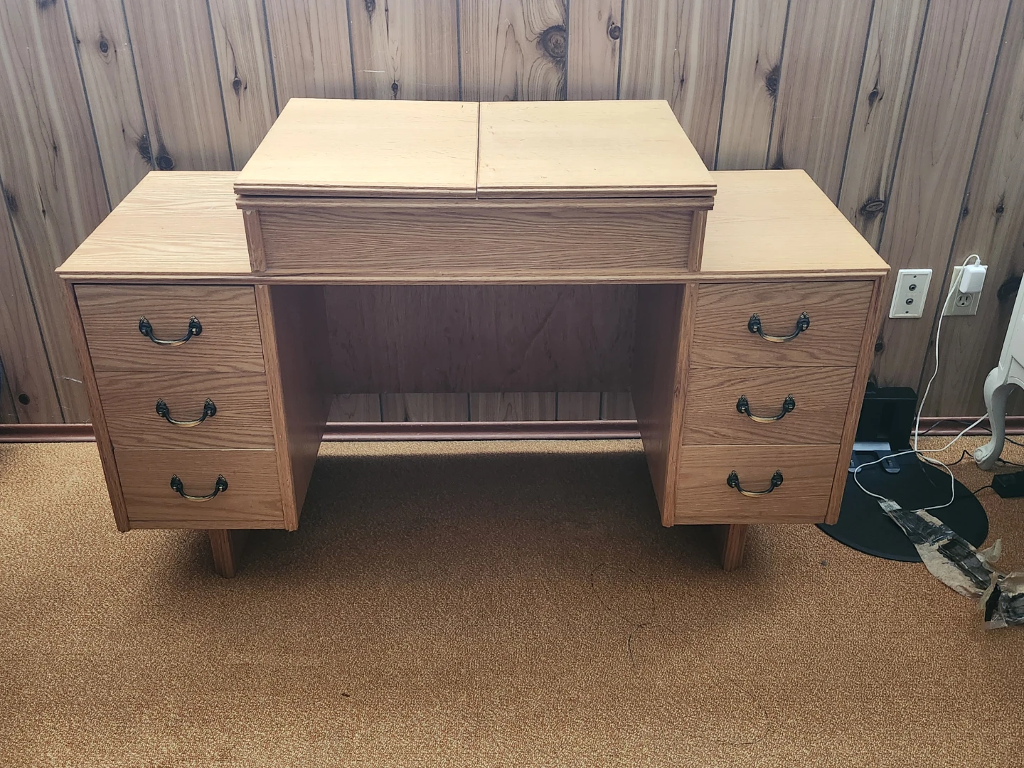 Oak Sewing Machine Desk - photo 3