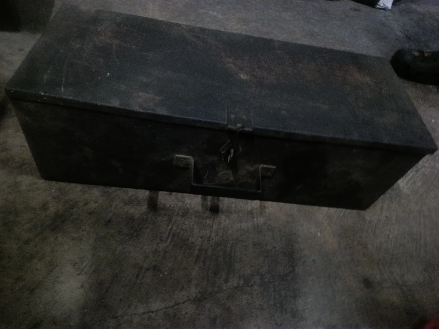 Vintage Metal Toolbox with Assorted Tools - photo 3