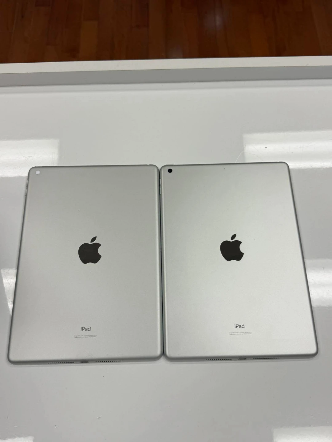 iPad 8th gen - photo 2
