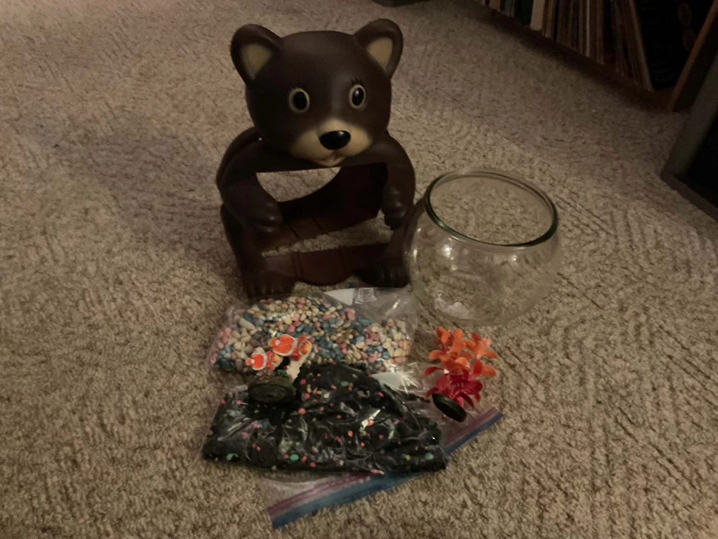Bear-themed fish bowl with accessories - photo 2