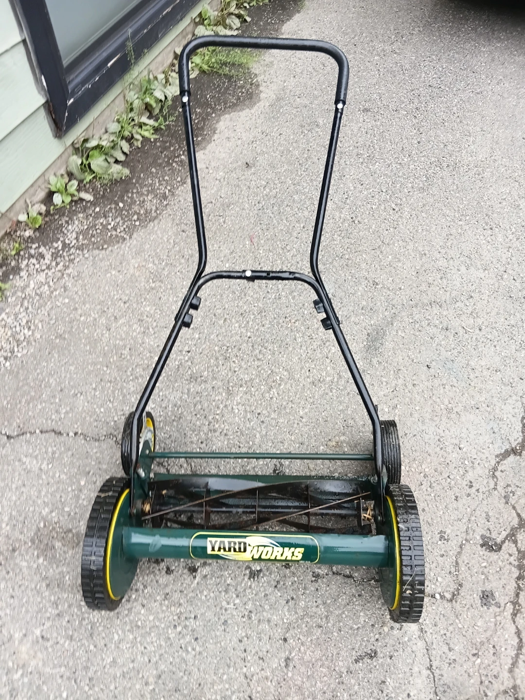 Yardworks 18" manual reel lawn mower - photo 2