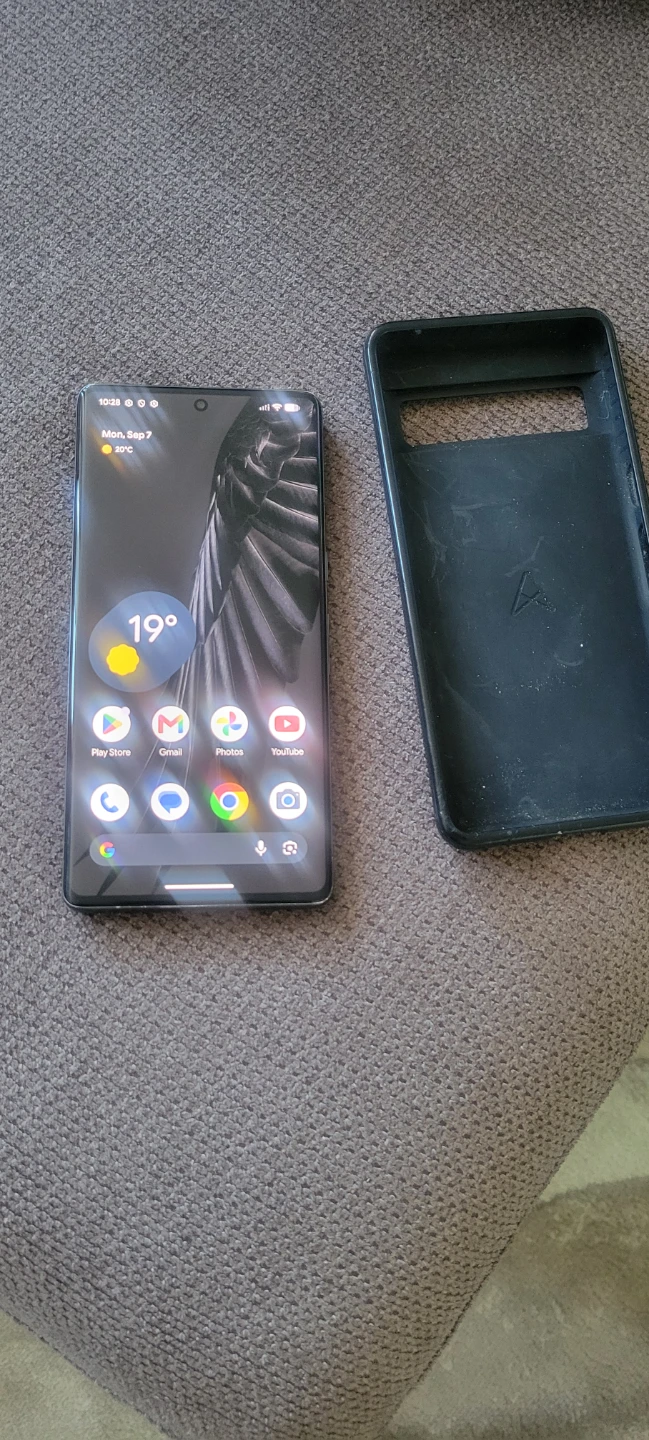 Google Pixel 7 Smartphone with Case - photo 3