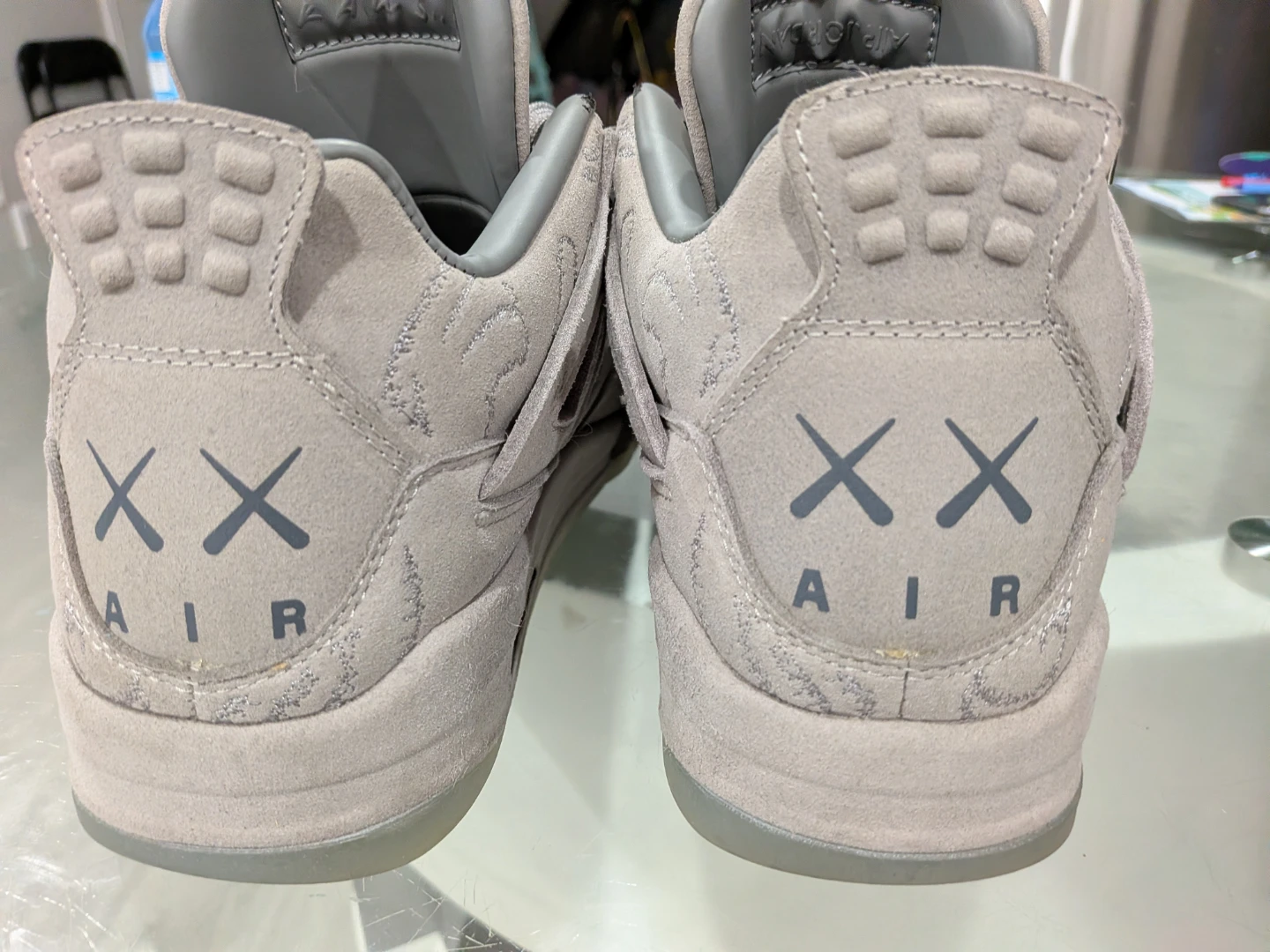 Air Jordan 4 Retro KAWS - photo 2