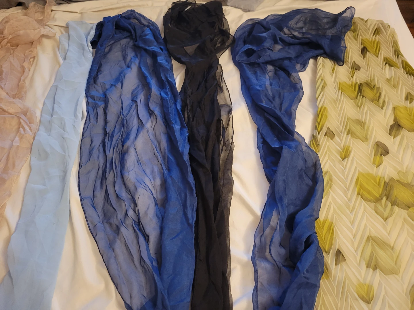 Set of 8 Assorted Fashion Scarves - photo 2