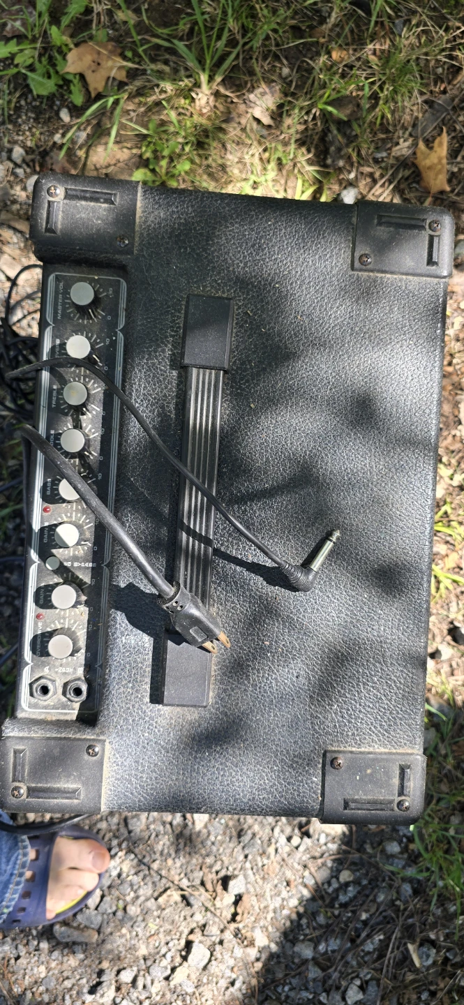 Guitar amp - photo 2