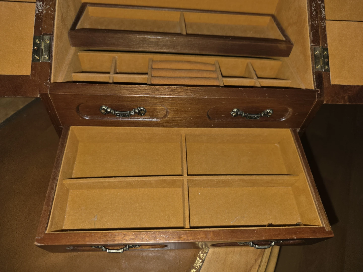 Wooden Jewelry Box with Glass Floral Inserts - photo 5